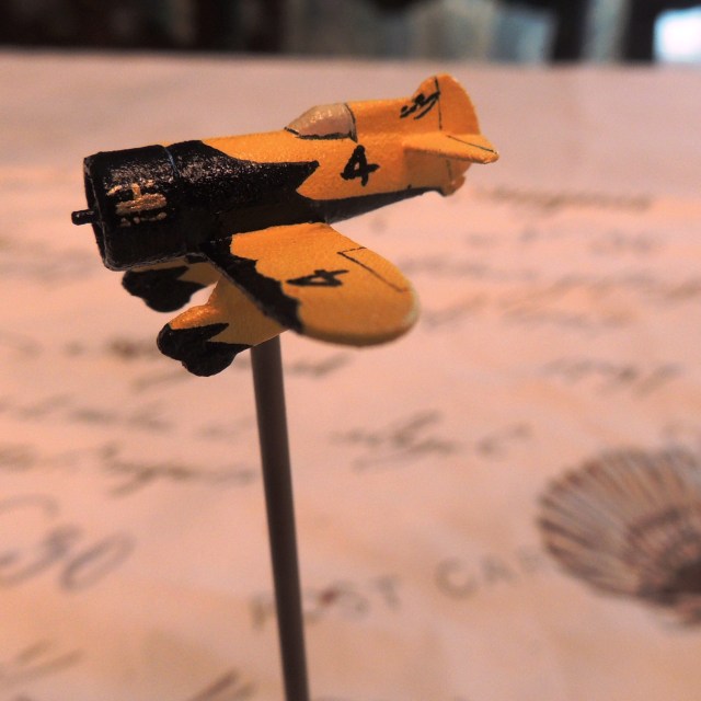 Gee Bee Z has a fuselage length of 1 1/8" and a wingspan of just under 2"  